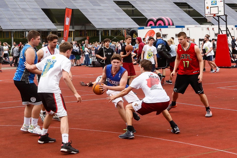 do-Streetbasketball-Tour