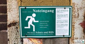 Noteingang bei Rassismus - mittlerweile gibt es drei Hilfsangebote. Foto: Alex Völkel