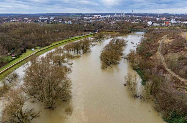 So breit ist die Lippe bei Lünen (Aufnahme vom 28. Dezember 2023) normalerweise nicht...