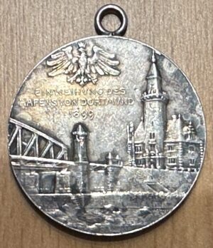 Die Silbermedaille zur Erinnerung an die Einweihung des Dortmunder Hafens.