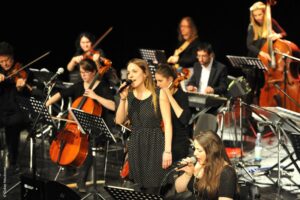 Das Ensemble Piano Plus von der Musikschule Bochum hat einen Auftritt beim Chor Konzert des Dis# in Bochum.