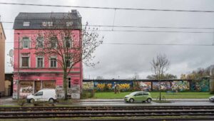 Auf der Fläche des bisherigen „Pocketparks“ an der Bornstraße - direkt vor dem „Junkyard“ - könnte einer der beiden neuen Drogenkosnumorte entstehen.