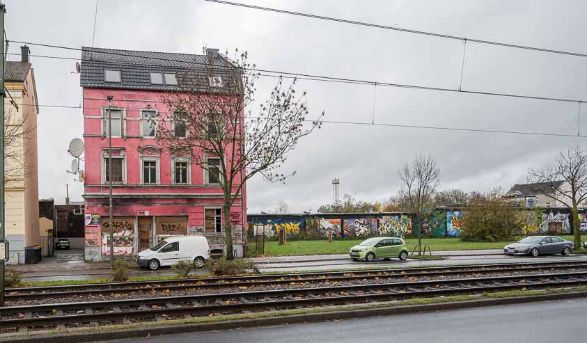 Auf der Fläche des bisherigen „Pocketparks“ an der Bornstraße - direkt vor dem „Junkyard“ - könnte einer der beiden neuen Drogenkosnumorte entstehen.