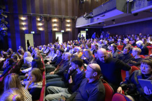 Ausverkauftes Haus bei der siebten Konfliktzone im Schauspiel Dortmund